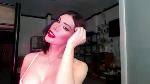 Snapshot of goddessofbigcock chatting on December 4, 2024, 2:53 am Eva online show from December 4, 2024, 2:53 am