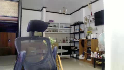 Snapshot of goddessofbigcock chatting on January 17, 2025, 6:36 am Eva online show from January 17, 2025, 6:36 am