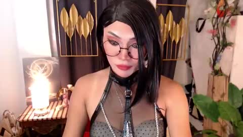 Snapshot of goddessquinnie chatting on December 7, 2024, 4:53 am quinnie online show from December 7, 2024, 4:53 am