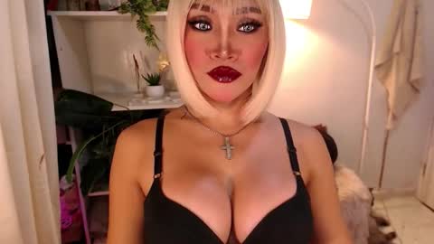 Snapshot of goddessquinnie chatting on September 19, 2025, 4:36 am quinnie online show from September 19, 2025, 4:36 am