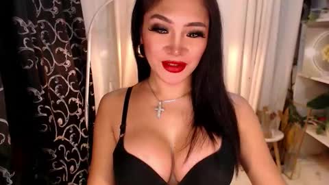 Snapshot of goddessquinnie chatting on October 5, 2025, 1:48 am quinnie online show from October 5, 2025, 1:48 am