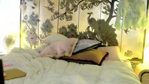 Snapshot of goddesssherry00 chatting on February 9, 2026, 10:14 pm Goddess Sherry online show from February 9, 2026, 10:14 pm