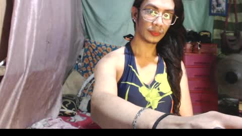 Snapshot of goddesssonyaxxx chatting on July 1, 2026, 6:15 am KENNY DOLL online show from July 1, 2026, 6:15 am