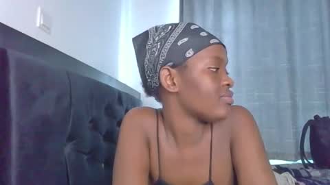 godess_lunah online show from June 3, 2026, 8:39 am