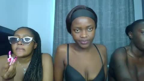 godess_lunah online show from June 11, 2026, 5:27 am
