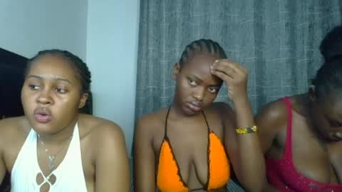 godess_lunah online show from June 13, 2026, 5:33 pm