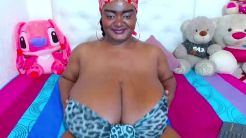 Snapshot of godessqqq chatting on February 21, 2025, 7:10 pm Godess Tracy online show from February 21, 2025, 7:10 pm