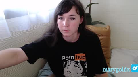 Snapshot of gold_mary_ chatting on February 4, 2025, 12:51 am Mary online show from February 4, 2025, 12:51 am