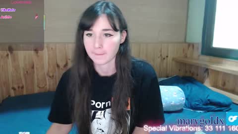 Snapshot of gold_mary_ chatting on March 3, 2025, 5:31 am Mary online show from March 3, 2025, 5:31 am