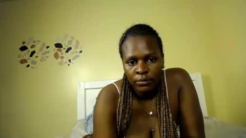 Snapshot of gold_melanin chatting on May 18, 2026, 11:49 am gold_melanin online show from May 18, 2026, 11:49 am