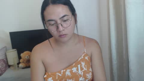 bella online show from November 24, 2025, 4:18 pm