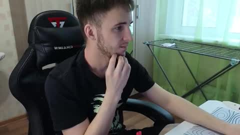 Snapshot of golden_boyyy21 chatting on January 16, 2026, 11:03 am Golden boyyy21 online show from January 16, 2026, 11:03 am