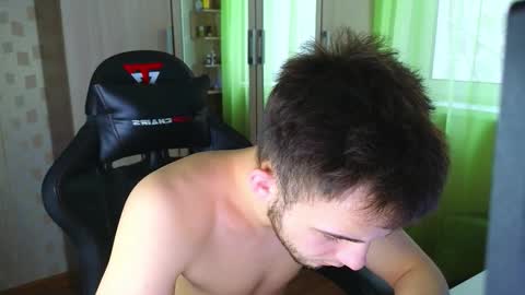 Snapshot of golden_boyyy21 chatting on January 19, 2026, 12:42 pm Golden boyyy21 online show from January 19, 2026, 12:42 pm