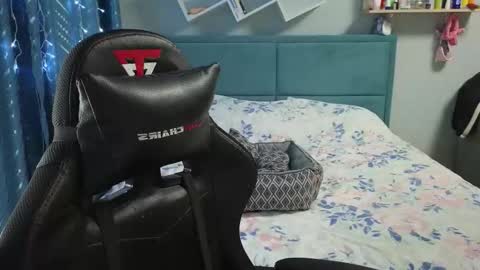 Snapshot of golden_boyyy21 chatting on February 1, 2026, 4:05 pm Golden boyyy21 online show from February 1, 2026, 4:05 pm