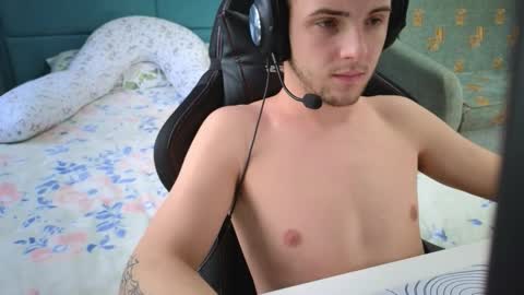 Snapshot of golden_boyyy21 chatting on February 6, 2026, 7:34 am Golden boyyy21 online show from February 6, 2026, 7:34 am