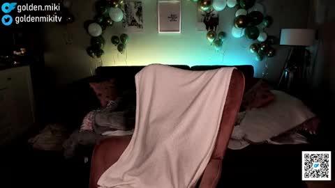 Snapshot of golden_miki chatting on January 12, 2025, 6:17 am Shy in the streets but a freak in the sheets online show from January 12, 2025, 6:17 am