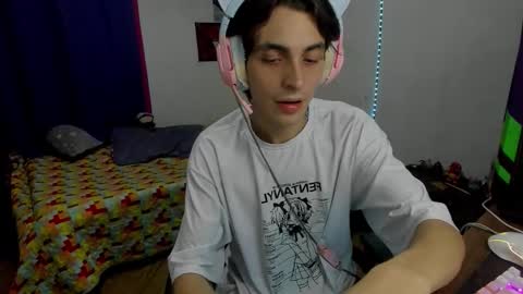 Snapshot of golden_ryan chatting on February 5, 2026, 5:45 am Jmmmm online show from February 5, 2026, 5:45 am