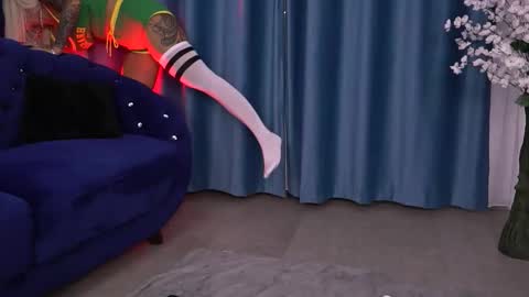 GoldenAmberX online show from October 18, 2025, 6:48 am