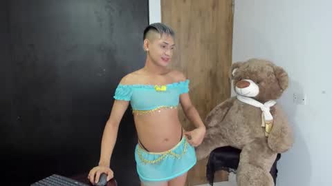 Snapshot of goldenangels1 chatting on October 12, 2025, 5:56 pm goldenangels1 online show from October 12, 2025, 5:56 pm