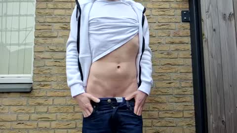   online show from February 26, 2025, 3:52 pm