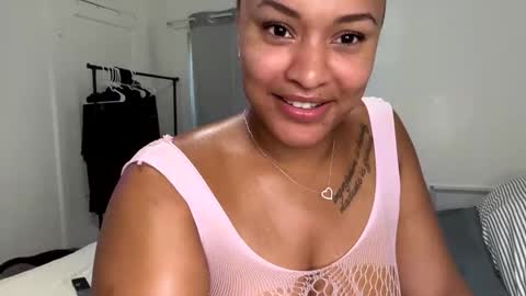 Snapshot of goldenpuss95 chatting on November 9, 2025, 10:30 pm GoldenPuss online show from November 9, 2025, 10:30 pm