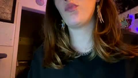 Goldstar and Princess online show from November 17, 2025, 1:55 am