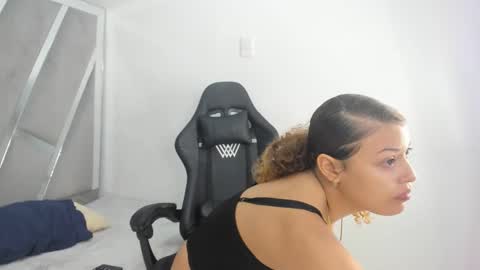 Snapshot of goldyht chatting on December 5, 2025, 12:25 pm goldyht online show from December 5, 2025, 12:25 pm