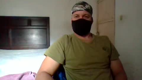 Snapshot of golons17 chatting on December 13, 2025, 8:36 pm golons17 online show from December 13, 2025, 8:36 pm