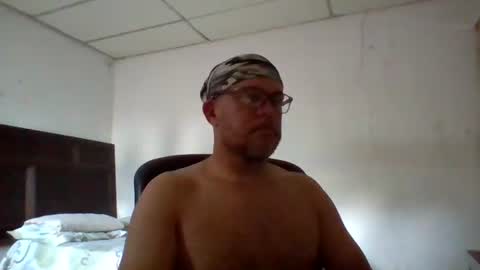 Snapshot of golons17 chatting on March 13, 2026, 12:45 pm golons17 online show from March 13, 2026, 12:45 pm