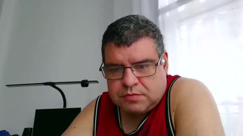 gomezgonz5 online show from September 28, 2025, 10:53 am