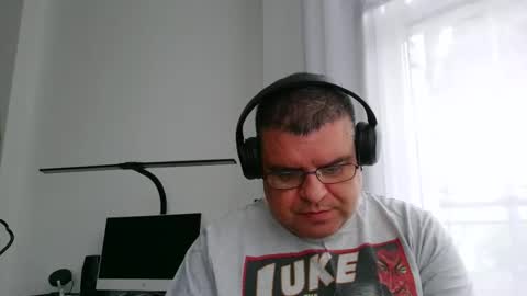 gomezgonz5 online show from October 1, 2025, 11:16 am