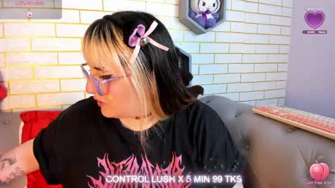 gomory_kitty online show from May 18, 2026, 5:52 pm