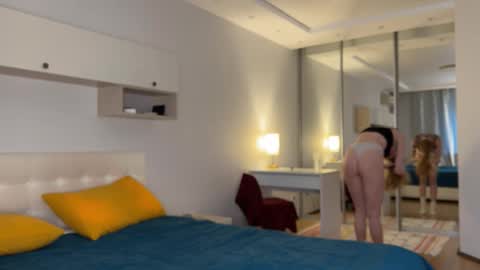 Polly online show from November 26, 2025, 12:17 pm