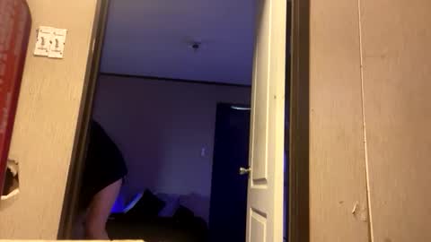 Snapshot of goodp8140 chatting on May 15, 2026, 7:32 pm BottomgameRaw online show from May 15, 2026, 7:32 pm