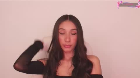 Rose  online show from November 30, 2025, 9:13 am