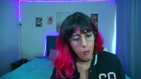 goth_minerva online show from April 1, 2026, 2:03 pm