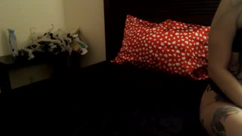 Snapshot of gothbaby305 chatting on March 4, 2025, 7:51 am gothbaby305 online show from March 4, 2025, 7:51 am