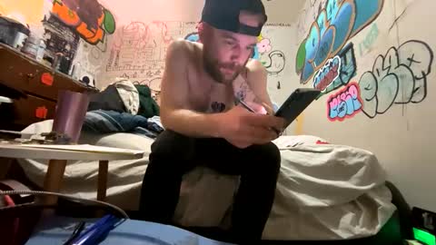 gothboityplz online show from December 17, 2025, 12:16 am