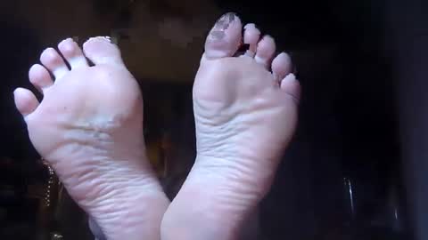 Snapshot of gothicfeetfantasies chatting on November 21, 2025, 4:44 am Mistress Mommy Godess online show from November 21, 2025, 4:44 am