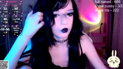 gothiclali online show from December 4, 2025, 9:34 pm