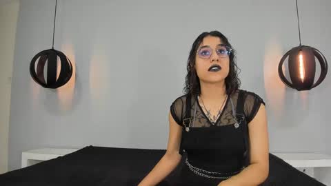 karen online show from January 2, 2025, 4:24 pm