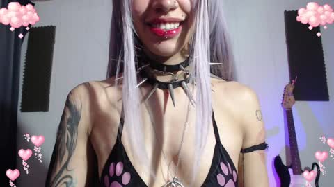 Snapshot of gothicute chatting on December 7, 2024, 7:38 am online show from December 7, 2024, 7:38 am