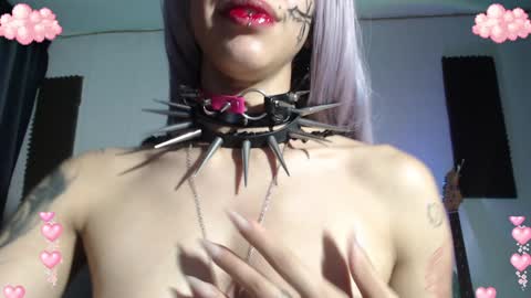Snapshot of gothicute chatting on December 23, 2024, 9:49 am online show from December 23, 2024, 9:49 am