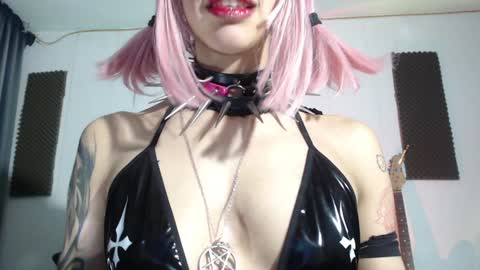 Snapshot of gothicute chatting on January 5, 2025, 4:14 am online show from January 5, 2025, 4:14 am