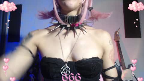 Snapshot of gothicute chatting on January 19, 2025, 11:53 pm online show from January 19, 2025, 11:53 pm