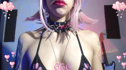 Snapshot of gothicute chatting on January 22, 2025, 6:52 am online show from January 22, 2025, 6:52 am