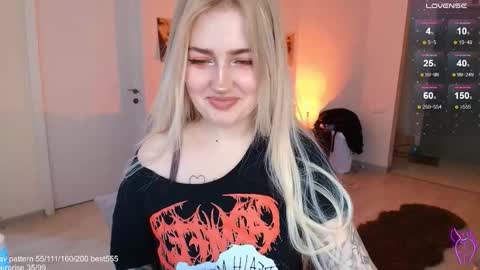 Snapshot of gothkittys chatting on December 21, 2025, 10:22 am traumfrau Kira angel face devil eyes I SELL A LOT VIDEO IN GALLERY online show from December 21, 2025, 10:22 am