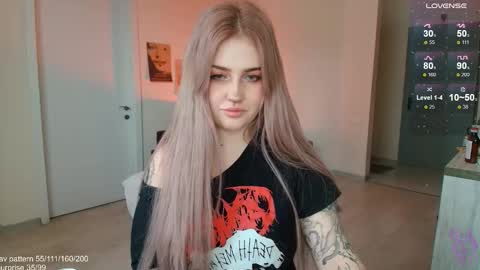 Snapshot of gothkittys chatting on February 12, 2026, 12:11 pm traumfrau Kira angel face devil eyes I SELL A LOT VIDEO IN GALLERY online show from February 12, 2026, 12:11 pm