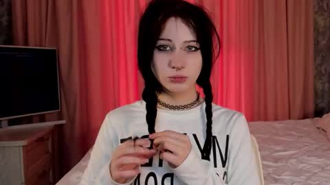 Snapshot of gothlovv chatting on March 15, 2026, 8:42 am gothlovv online show from March 15, 2026, 8:42 am