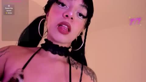 Violet online show from May 29, 2026, 10:52 pm